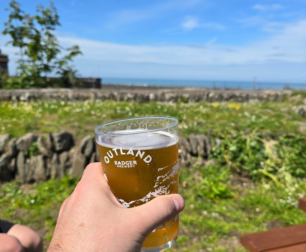 石屋酒店主图