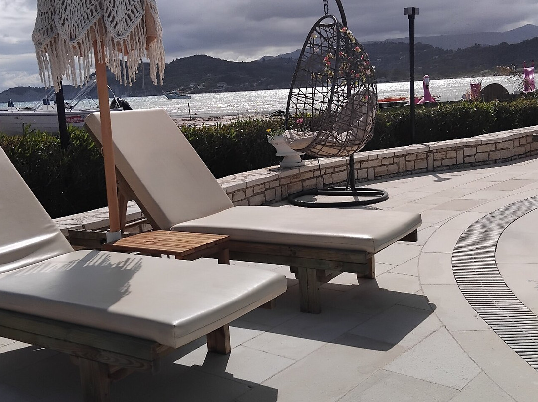 Three Brothers Pool Bar-Restaurant-Hotel主图