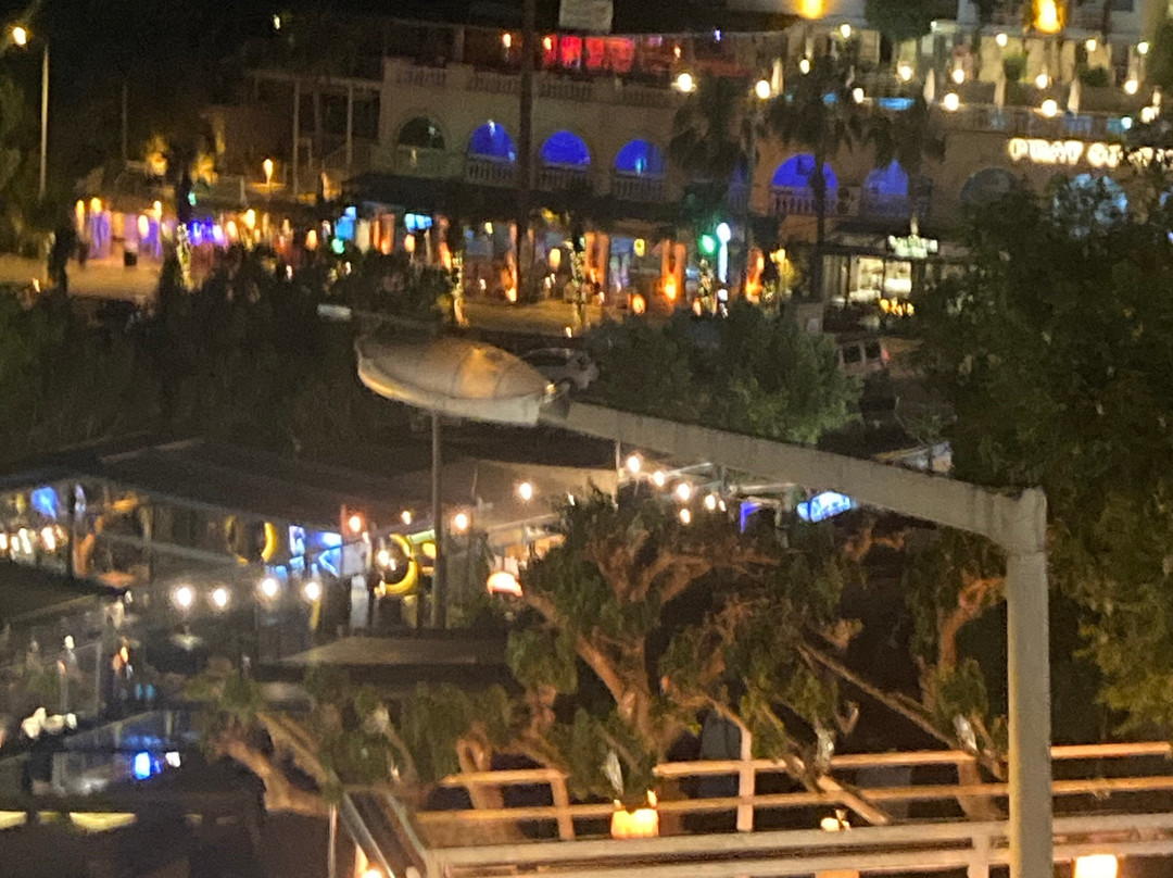 Oasis Hotel And Spa主图