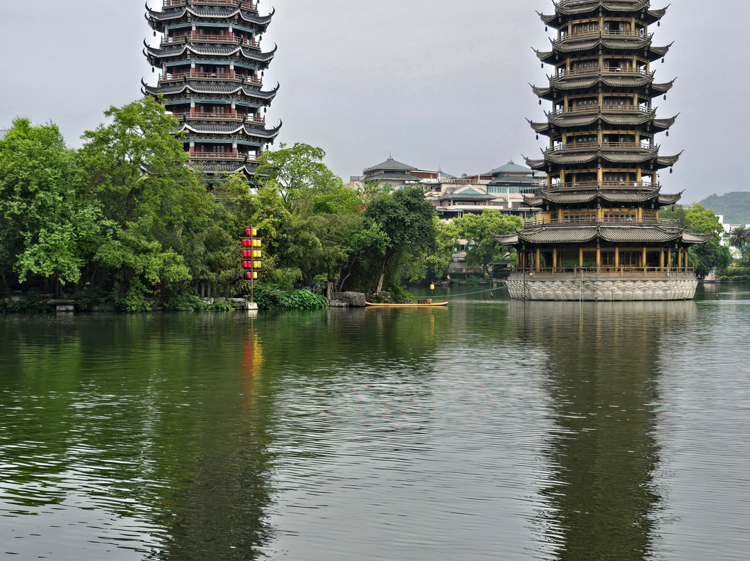日月塔-桂林市必去景点