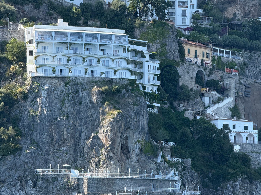 米拉马菲酒店主图