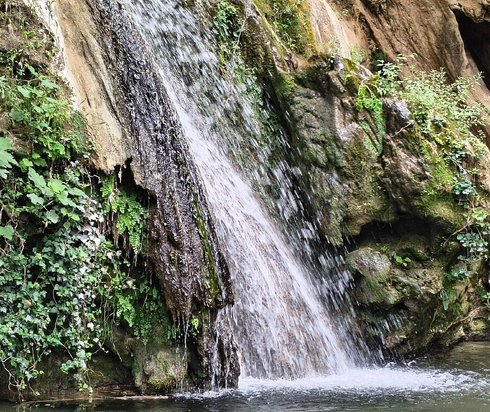 Waterfall Gremina-Anthousa必去景点