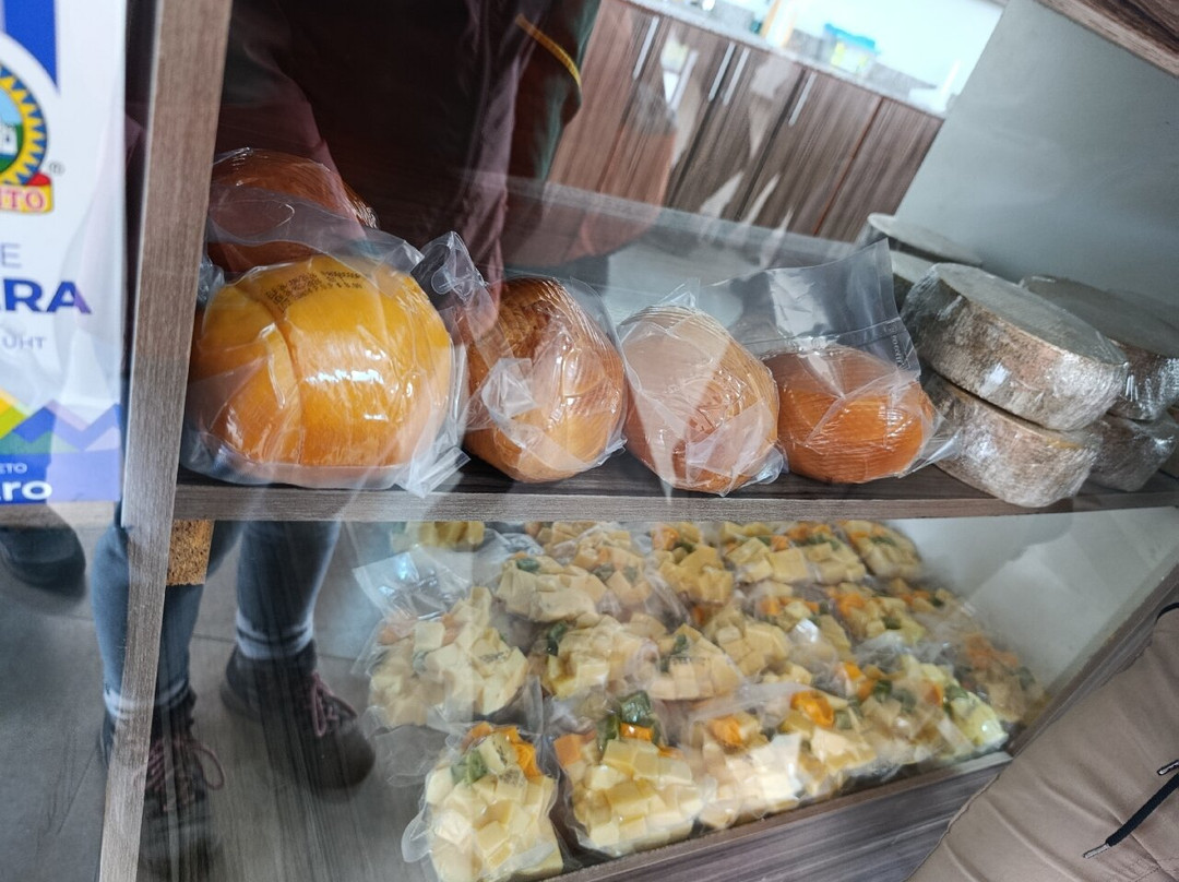 Fábrica de Quesos El Salinerito-Salinas必去景点