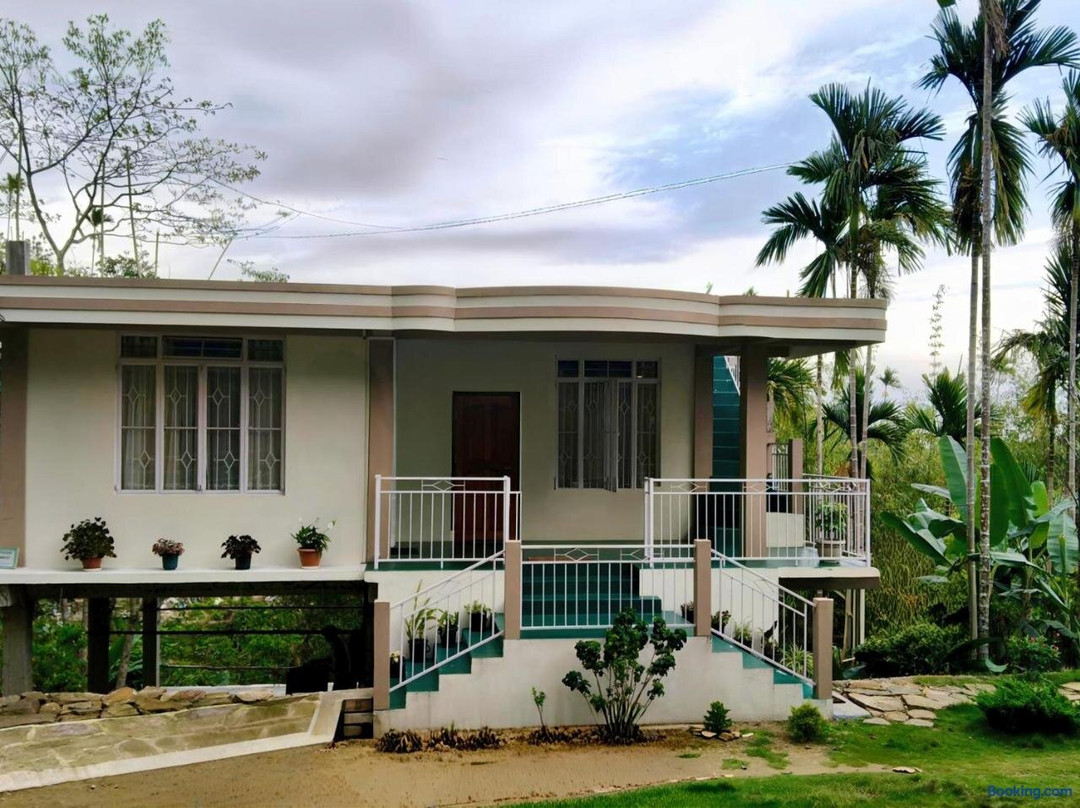 Travellers Homestay Mawlynnong I Peaceful Nature Stay