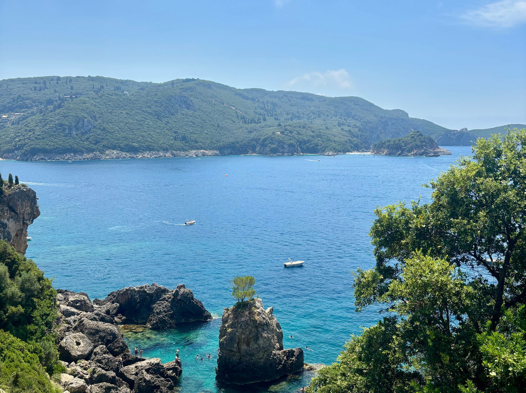 La Grotta Beach-Paleokastritsa必去景点