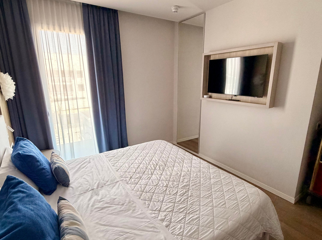 格拉夏尔酒店主图