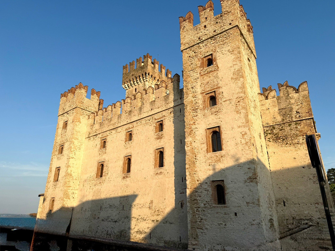 Castello Scaligero-锡尔苗内必去景点