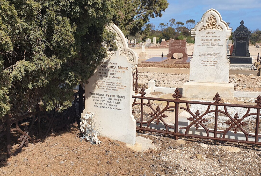 Port Victoria Cemetery-Port Victoria必去景点