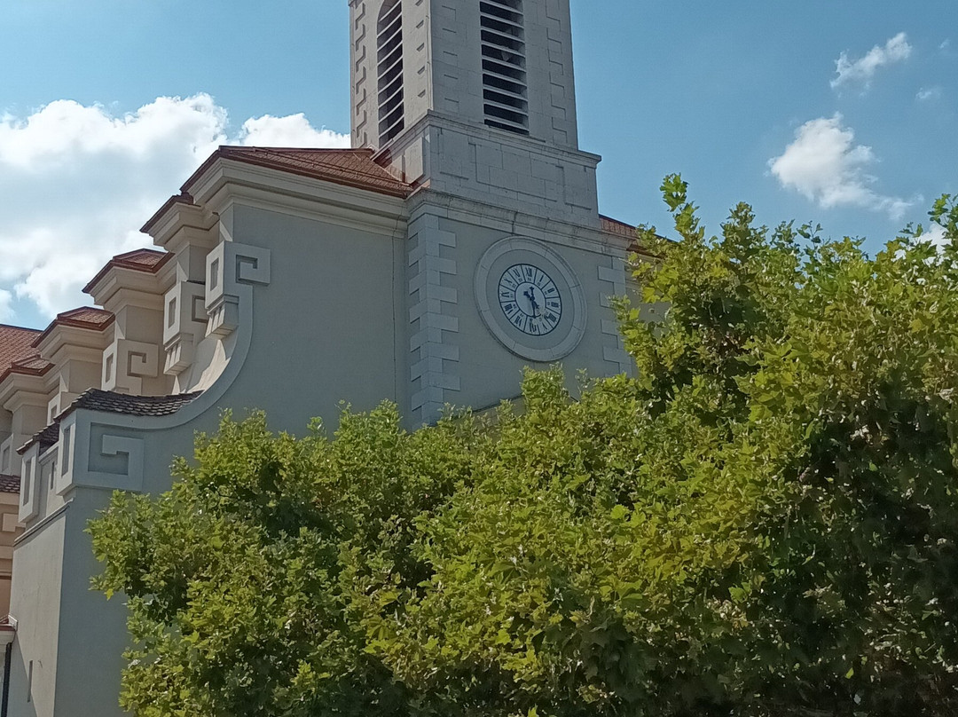 Église Sainte-Croix-卡鲁日必去景点