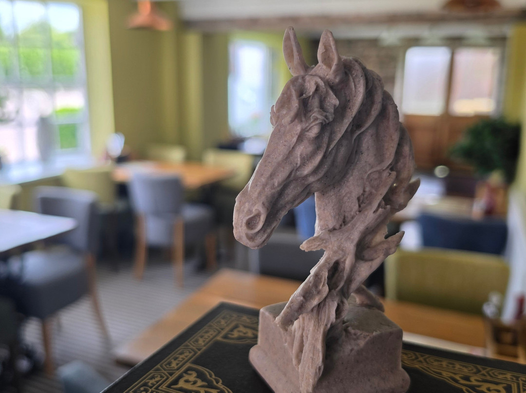 The White Horse Inn主图