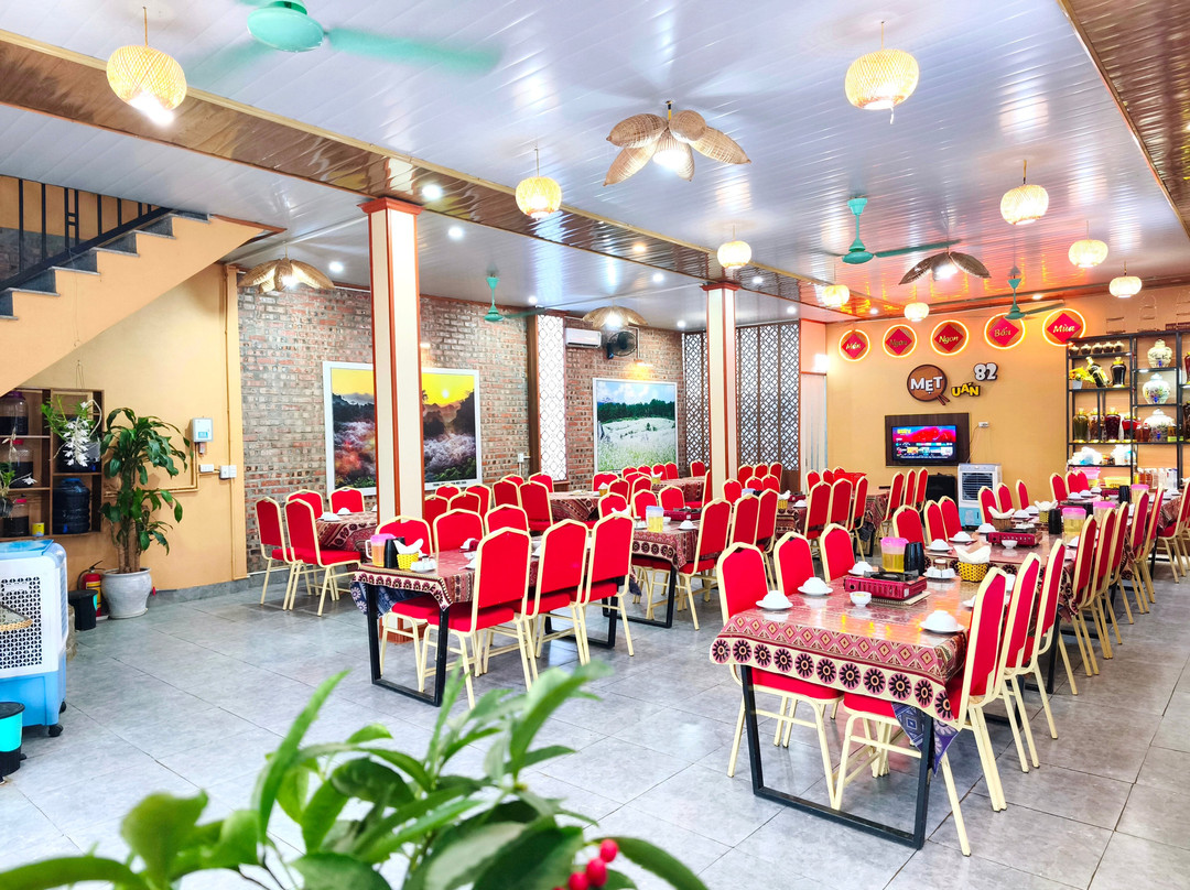 Nhà Hàng Mẹt 82 Mộc Châu