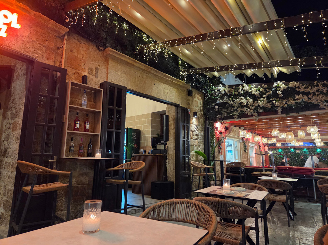 Knightail All Day Cafe Bar