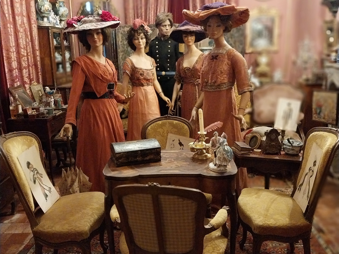 musee du costume Avallon-阿瓦隆必去景点