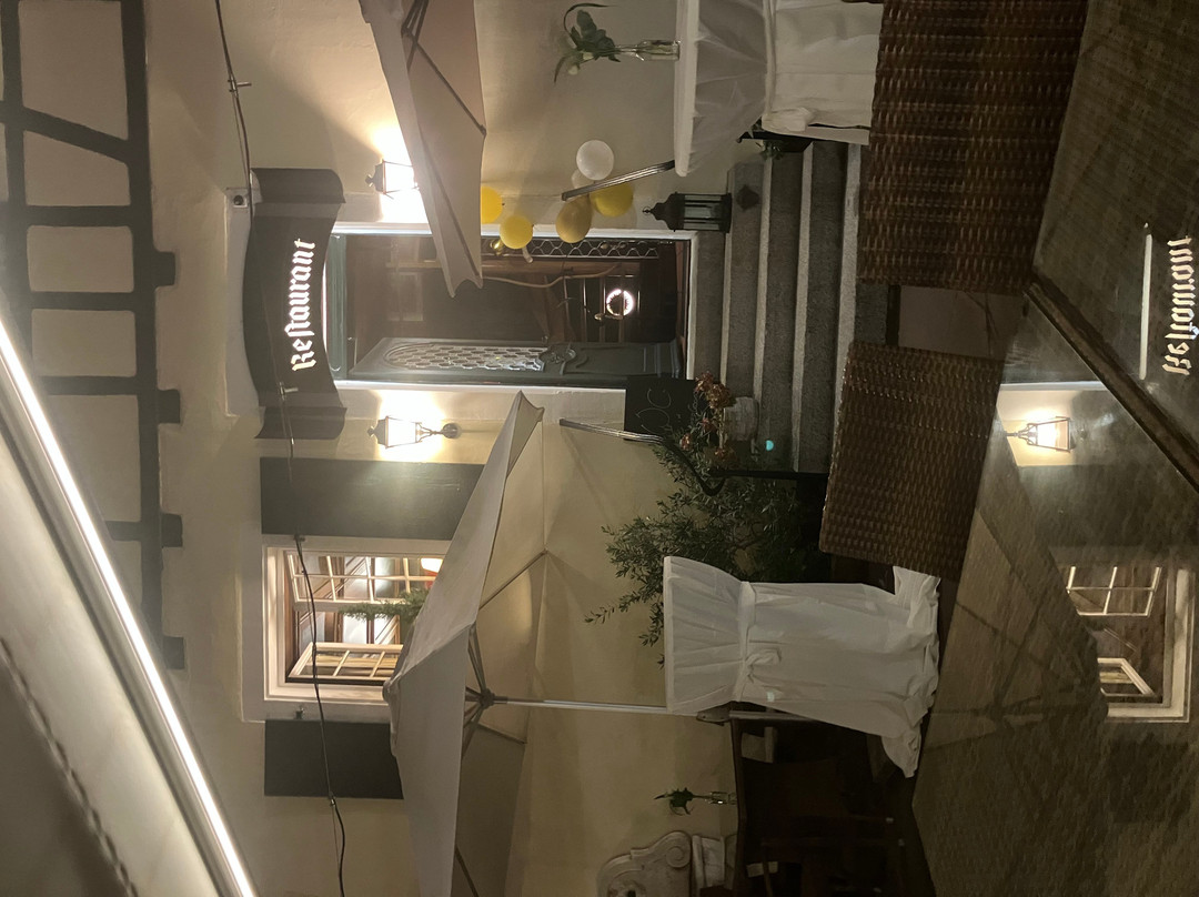 登日浪漫酒店主图