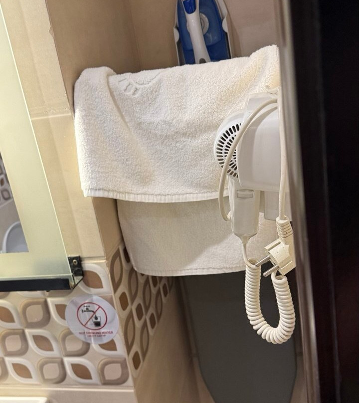 富矿亚的斯酒店主图