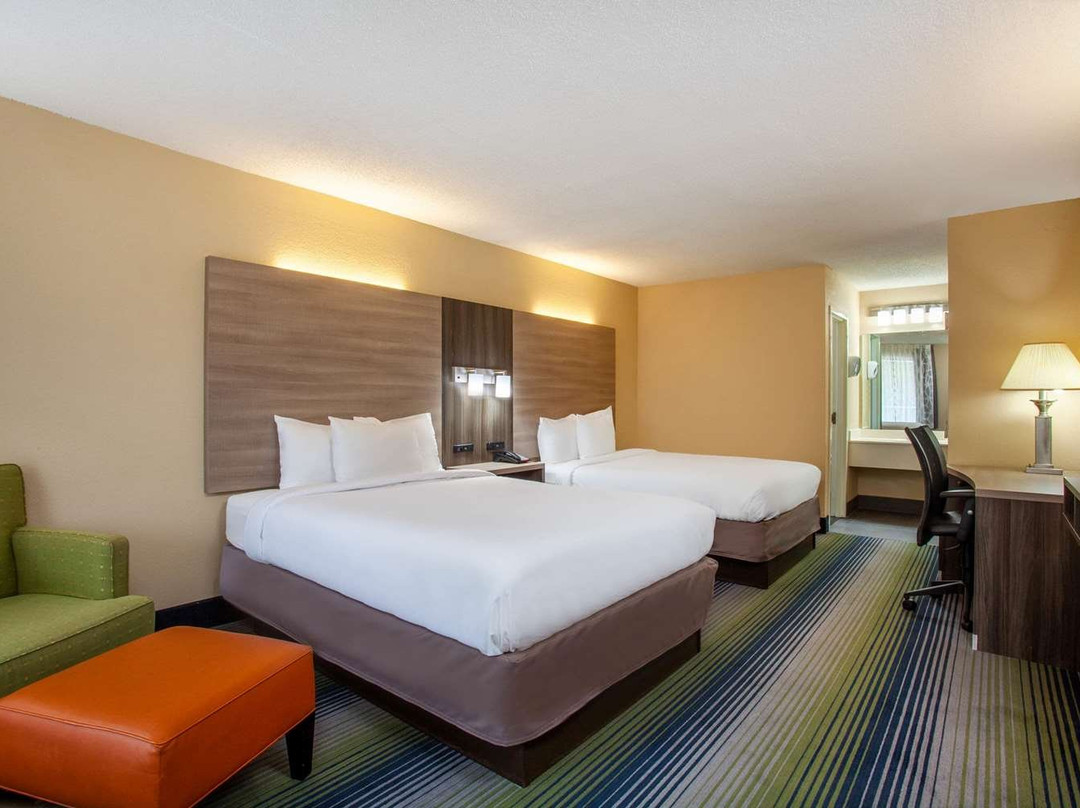 Baymont by Wyndham McDonough