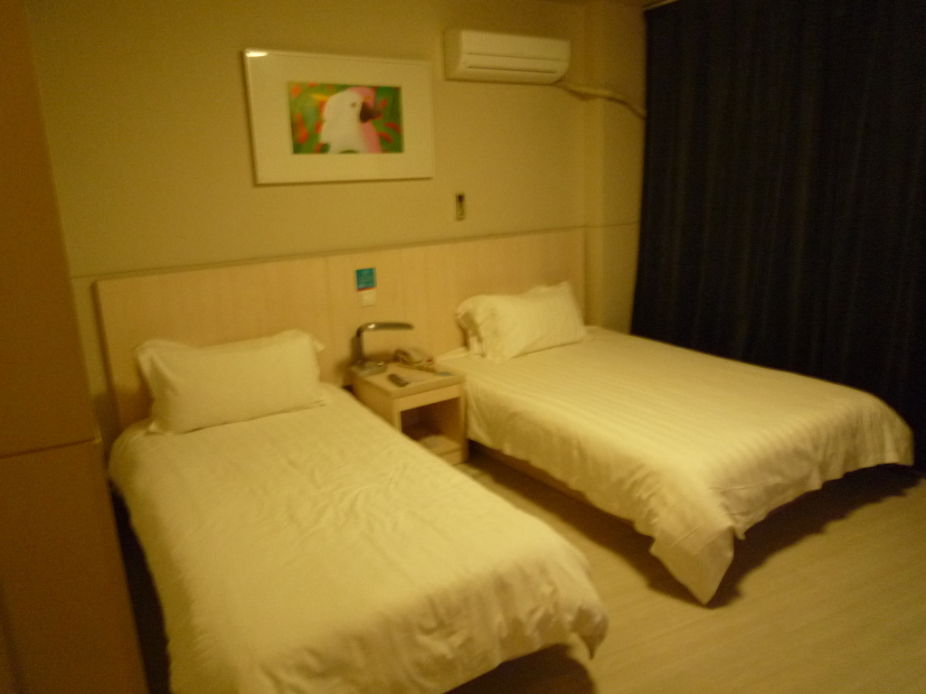 汉庭优佳上海虹桥枢纽火车站酒店-客卧