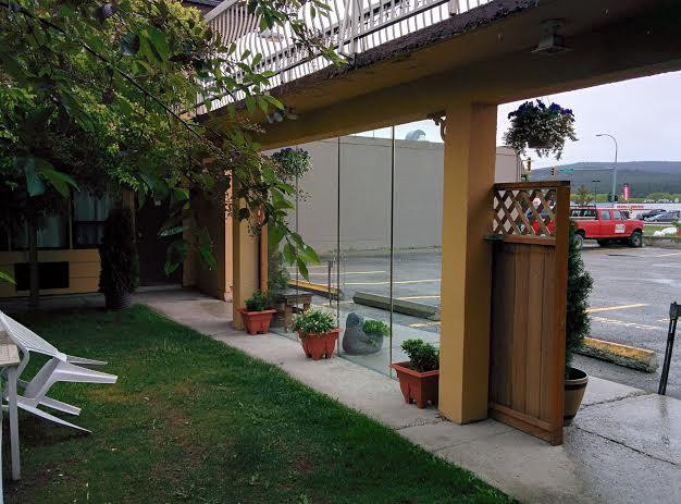 Hospitality Courtyard Inn