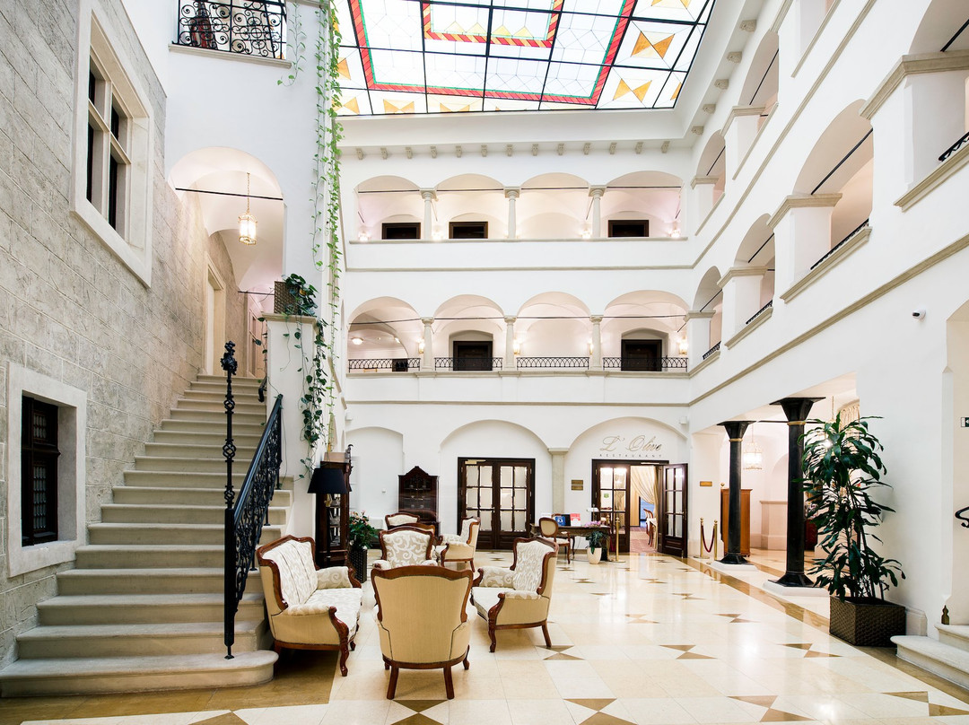 阿卡迪亚酒店主图