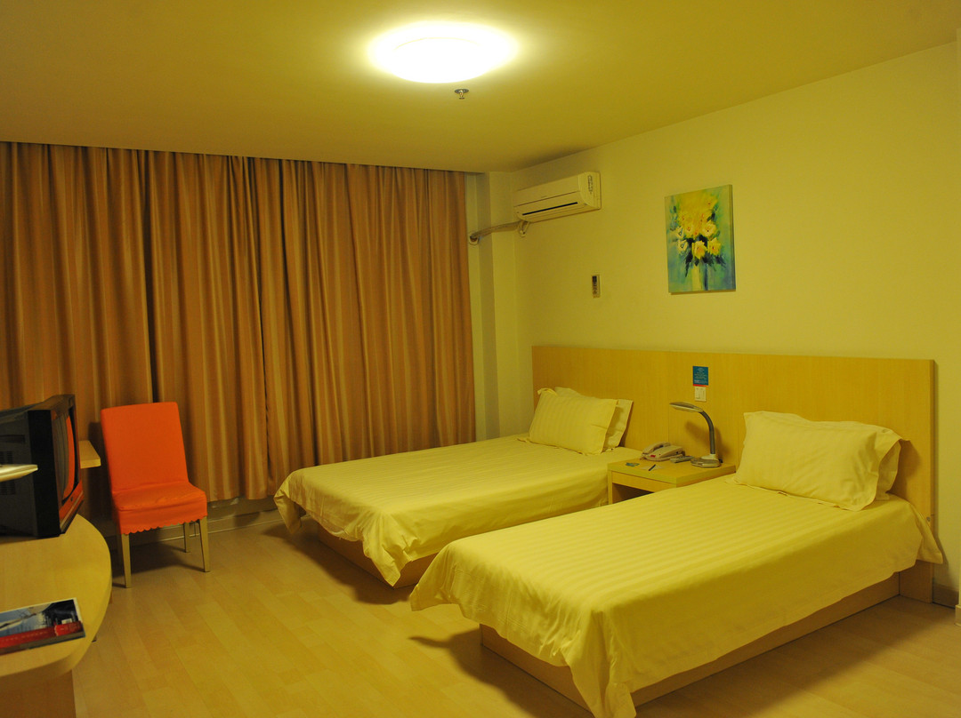 锦江之星宜兴客运站团氿风景区酒店主图