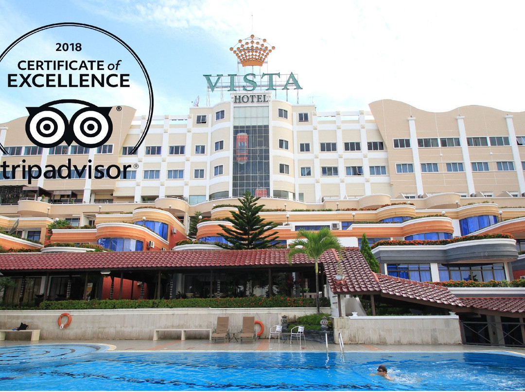 维斯塔皇冠酒店主图