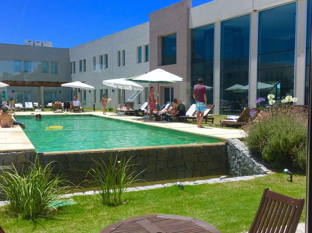 Colonia Department酒店住宿-Colonia West Hotel