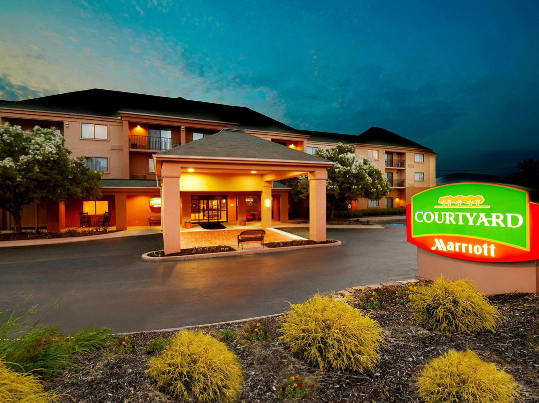 Courtyard by Marriott State College主图