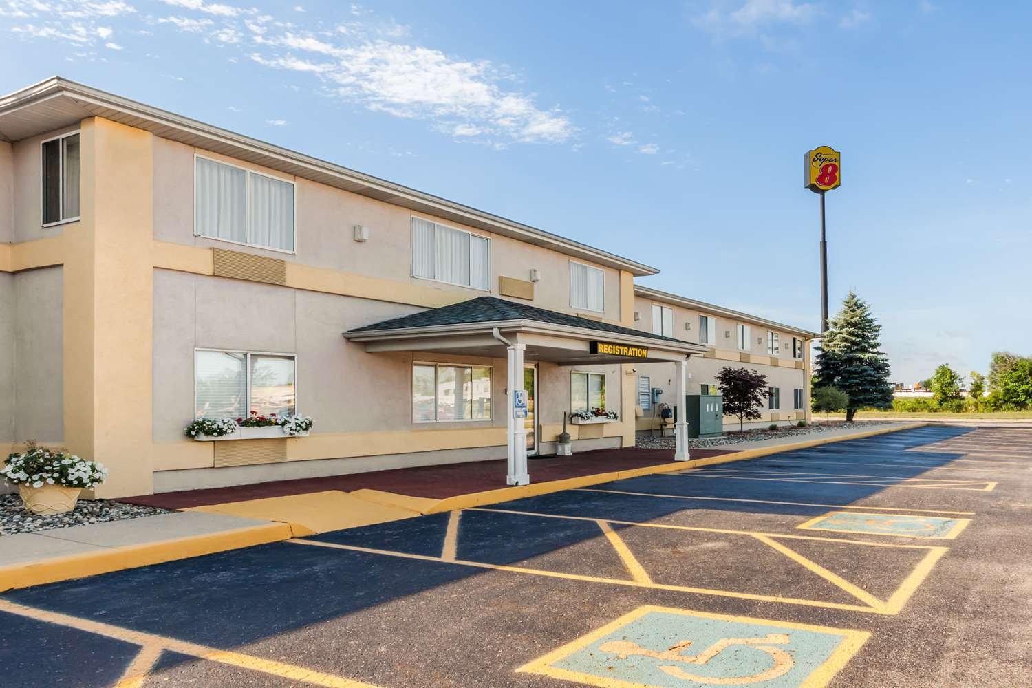 Super 8 by Wyndham Ionia MI-官方