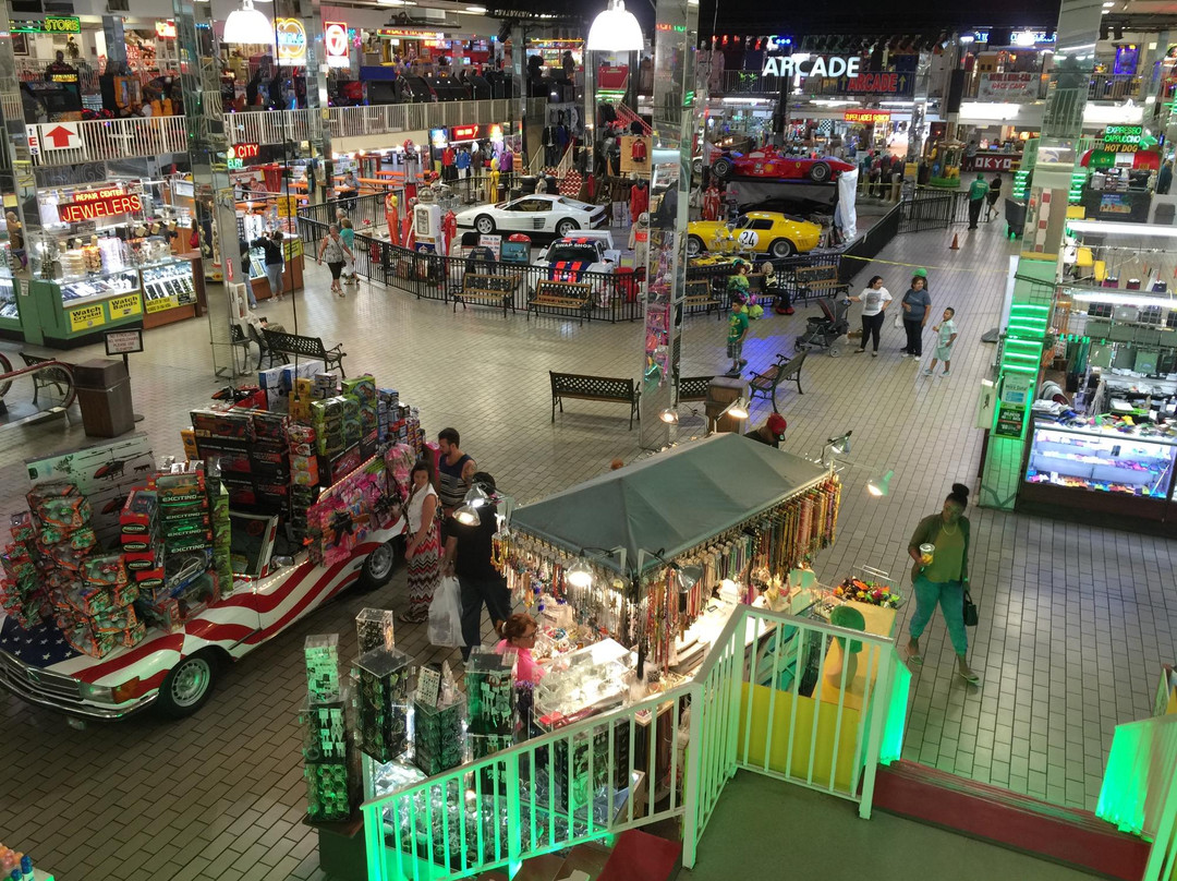 Lauderdale Lakes旅游景点-Swap Shop