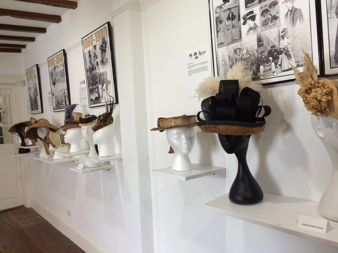 Bridge House Gallery-圣乔治必去景点