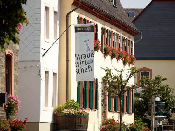 Weingut & Gastehaus Bottler