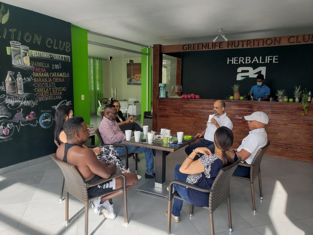 Greenlife Nutrition Club-拉罗马纳必去景点