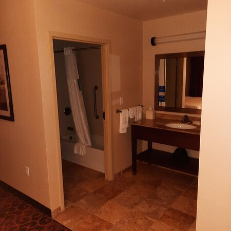 Hampton Inn & Suites Grand Forks主图