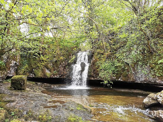 Gastack Beck Waterfall景点图片