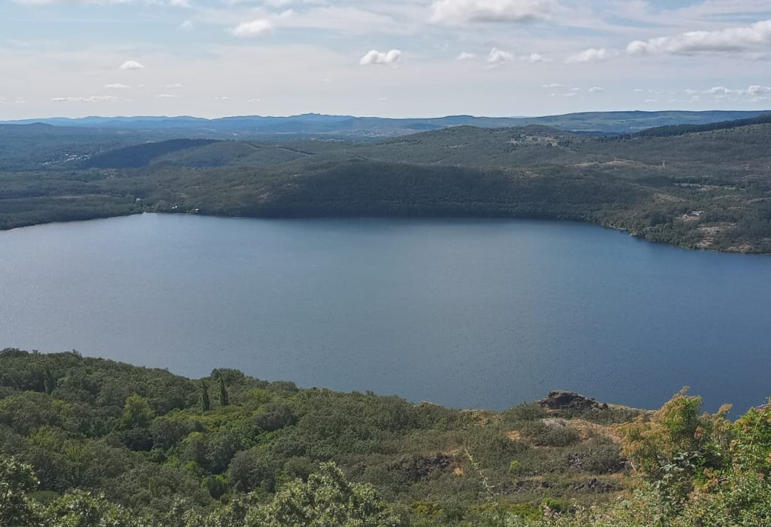 Mirador Del Lago Y San Martín