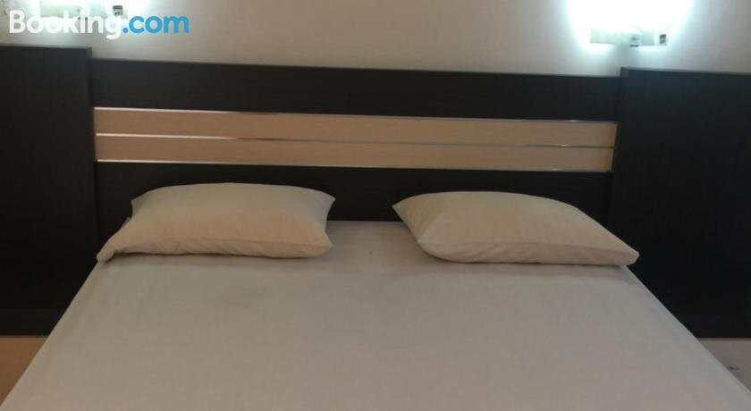 Pakerisan East Mansion