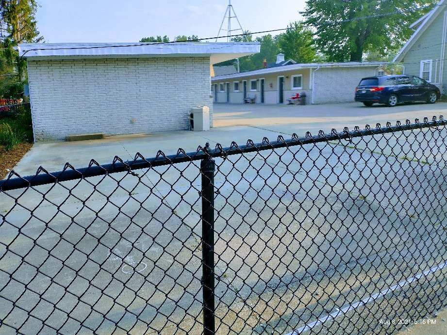Poolside Motel