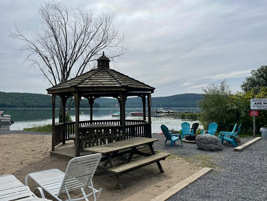 Bayside Inn & Marina-官方