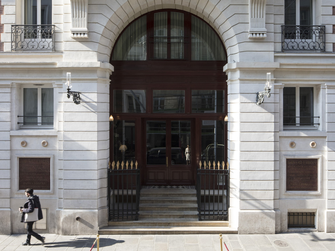 勒斯班斯巴黎酒店主图