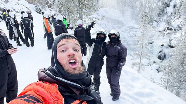 Yellowstone Snowmobiles-西黄石镇必去景点