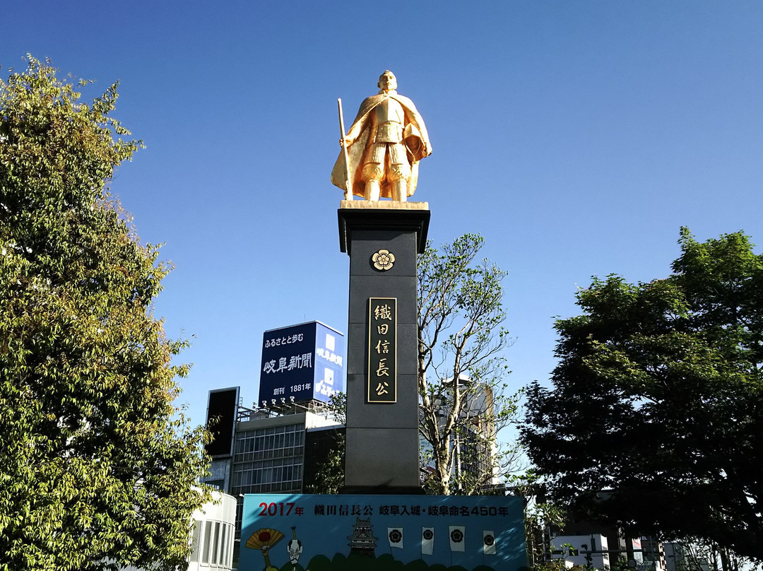 Gold Statue of Nobunaga Oda景点图片