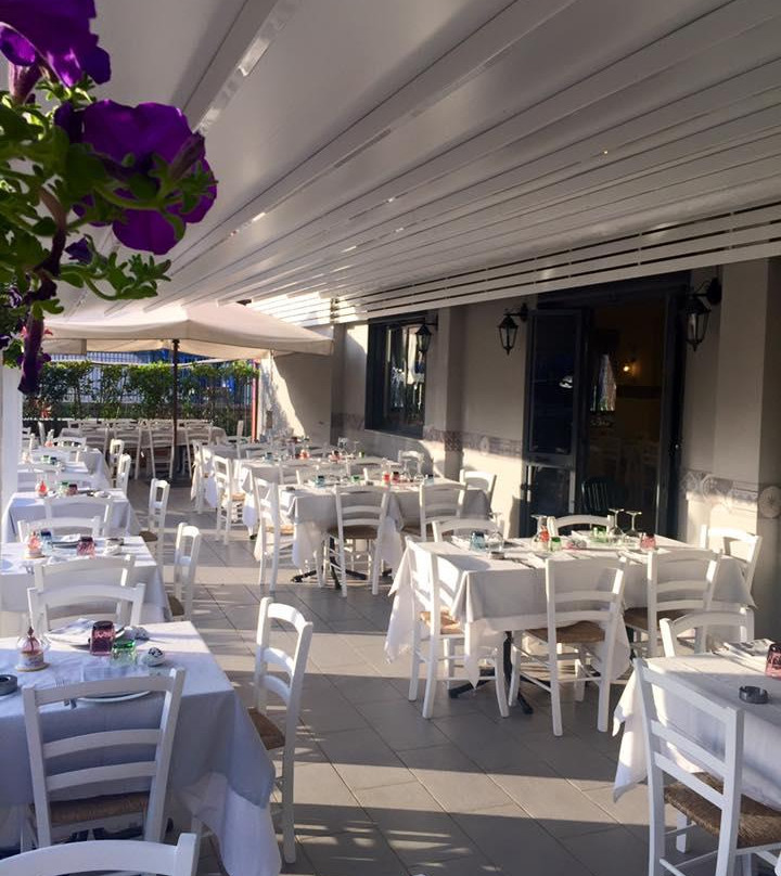 Arzano餐馆和美食-Frijenno Magnanno