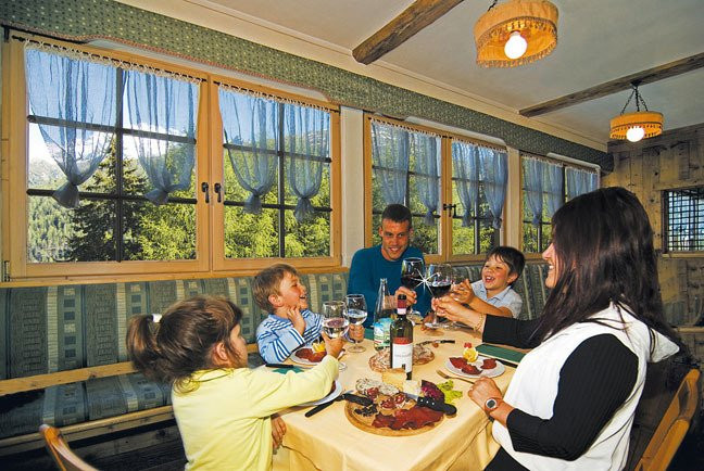 Valdidentro餐馆和美食-Ristorante Li Arnoga