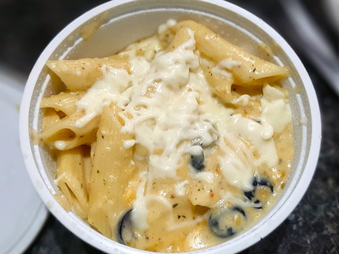 Gigil Brasserie " The Food Lovers Cafe "