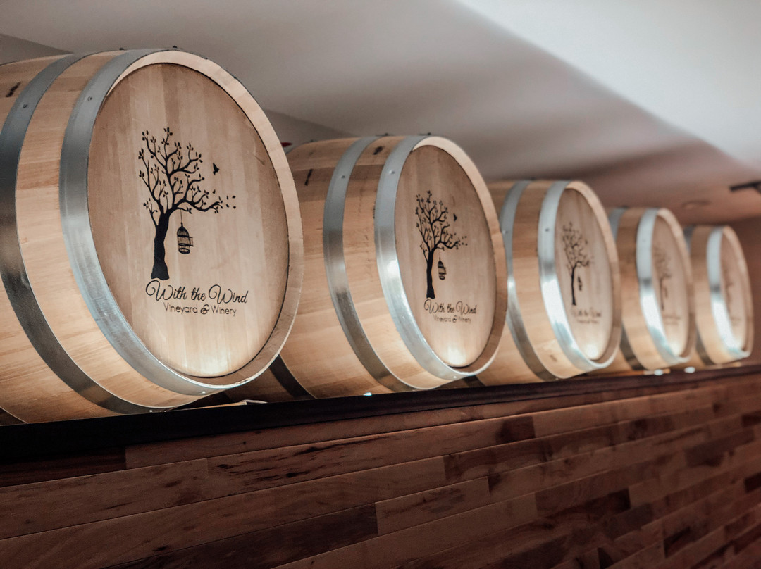 Beardsley餐馆和美食-With the Wind Vineyard & Winery