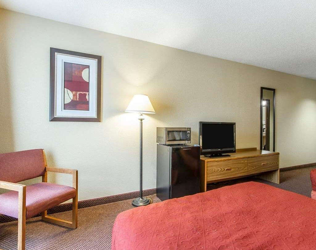 AmericInn by Wyndham Reedsburg主图