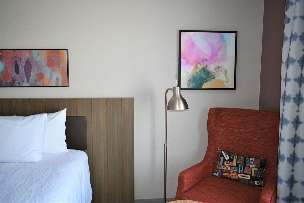 奥科诺默沃克希尔顿花园旅馆主图