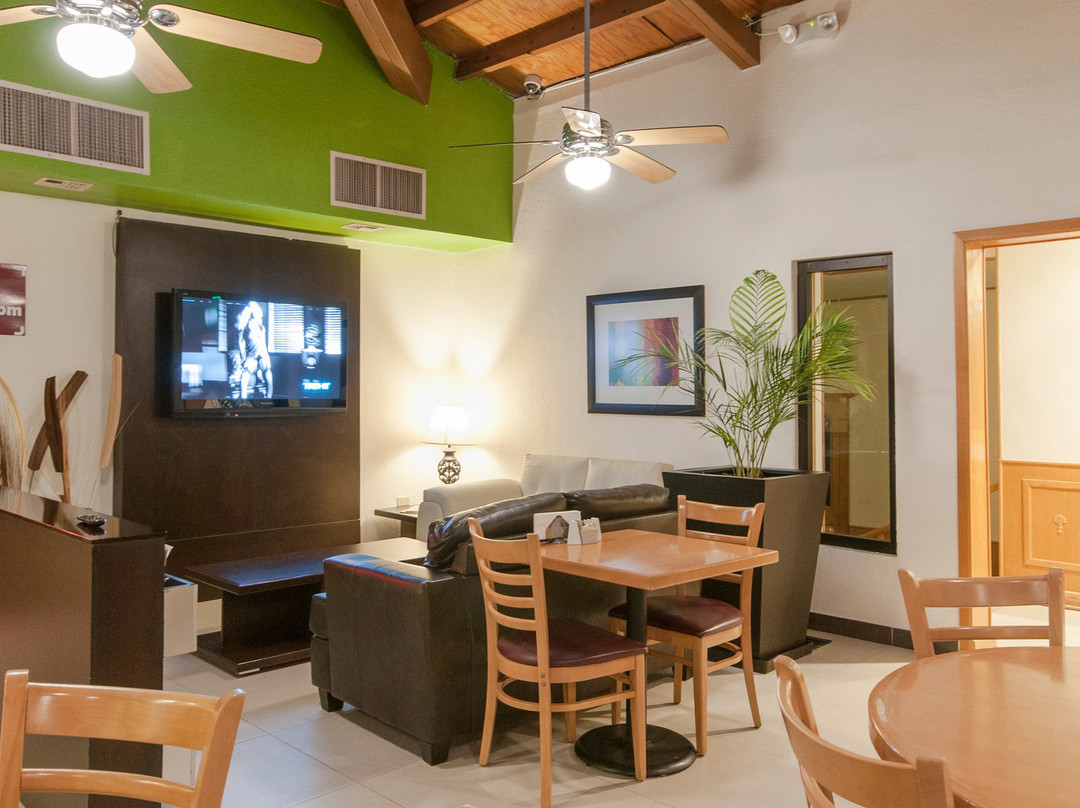 Holiday Inn & Suites Chihuahua Expo by IHG主图