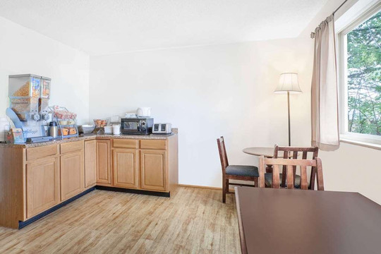 Red Roof Inn Queensbury主图