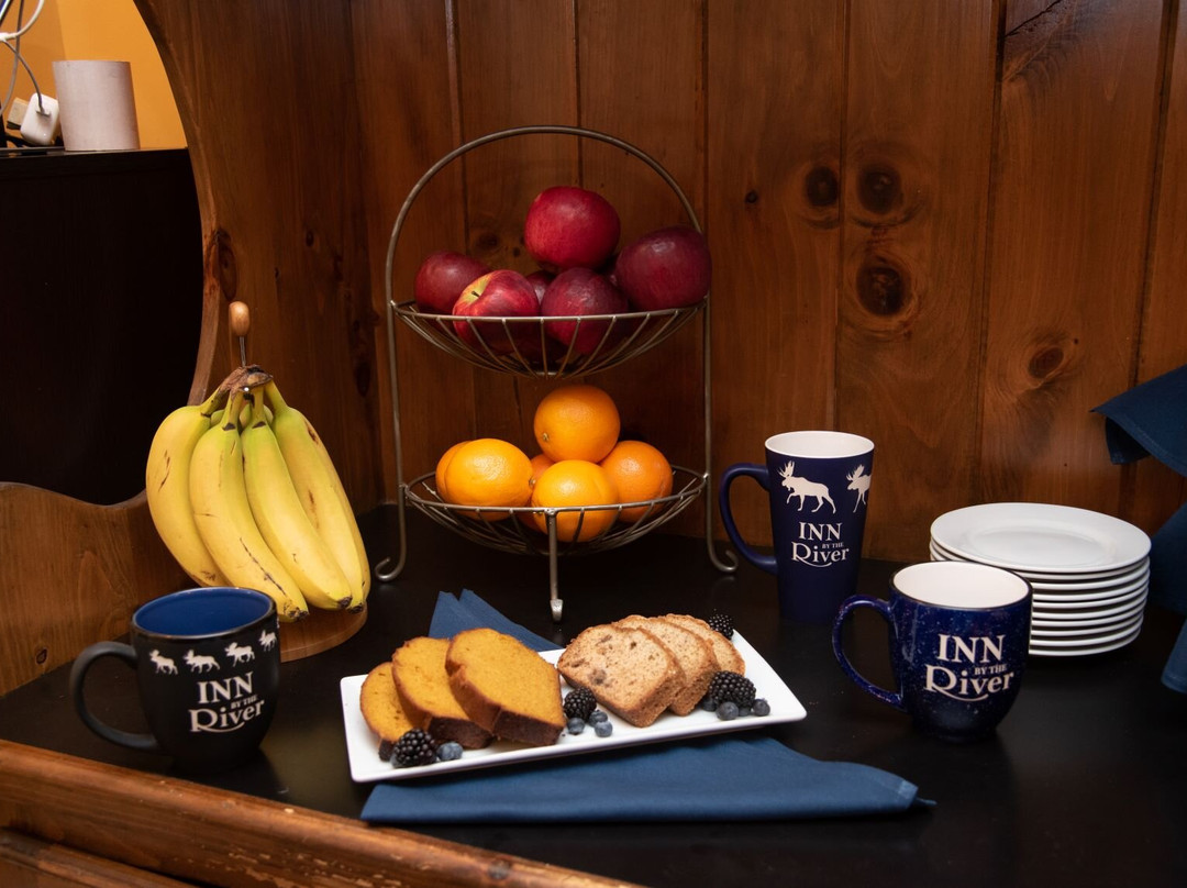 Inn by the River主图